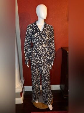 Rebecca Vallance- 2 Piece Mismatched Size Set (Wrap Top & Wide Leg Pants)